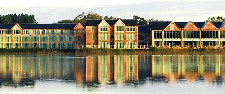 De Vere Cotswold Water Park South Cerney Exterior photo