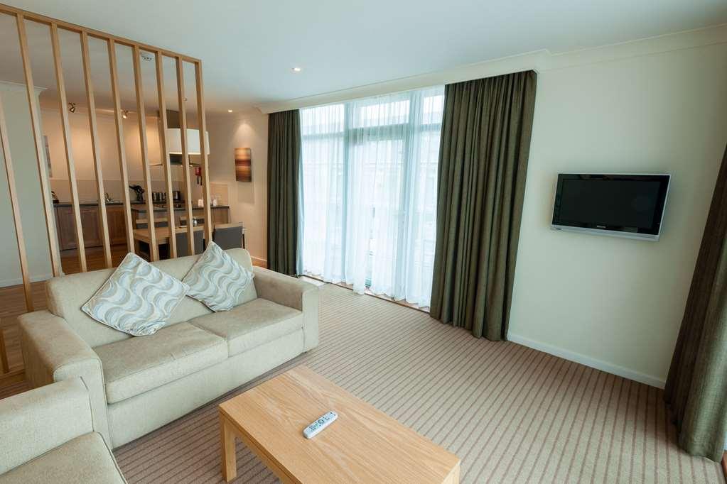 De Vere Cotswold Water Park South Cerney Room photo