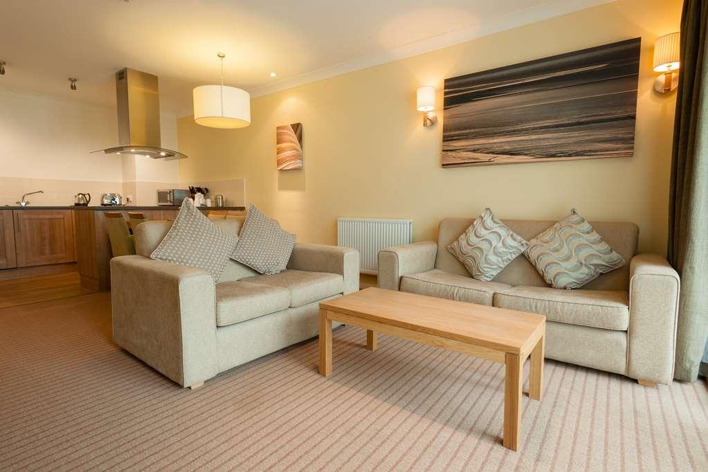 De Vere Cotswold Water Park South Cerney Room photo