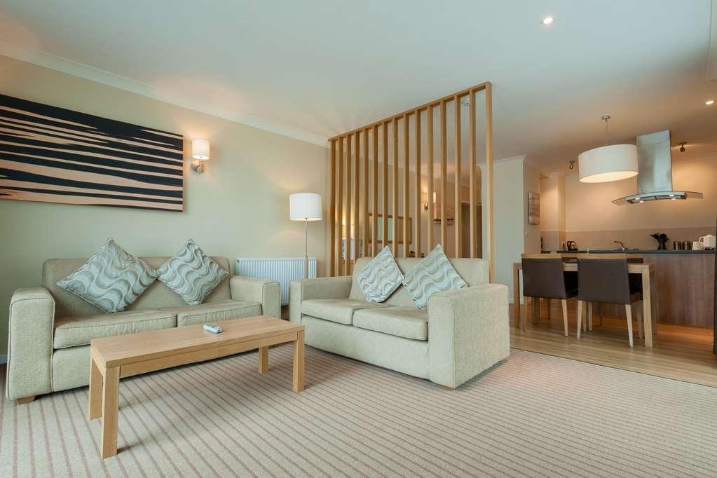 De Vere Cotswold Water Park South Cerney Room photo