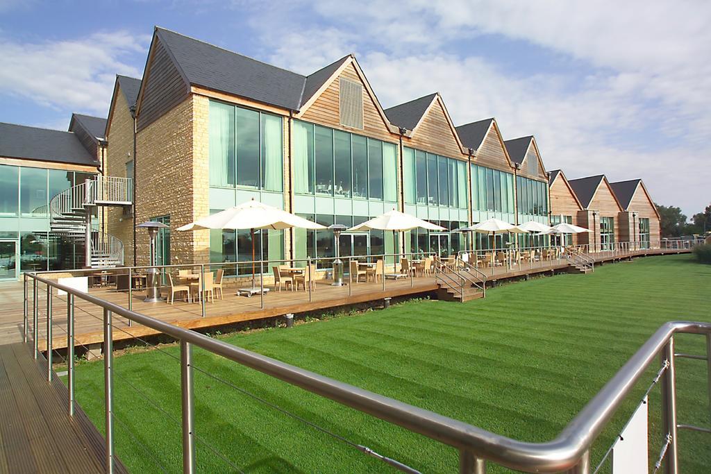 De Vere Cotswold Water Park South Cerney Exterior photo
