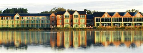 De Vere Cotswold Water Park South Cerney Exterior photo