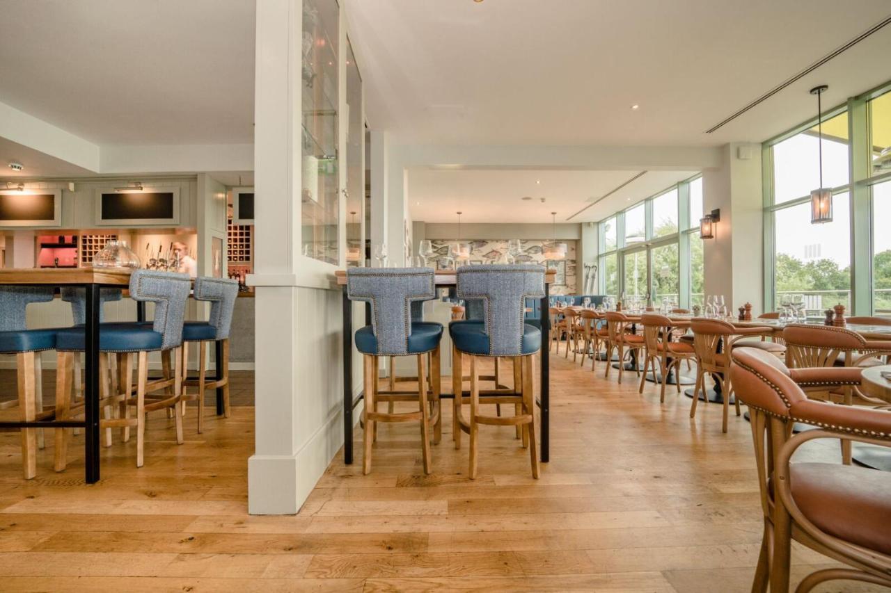 De Vere Cotswold Water Park South Cerney Exterior photo